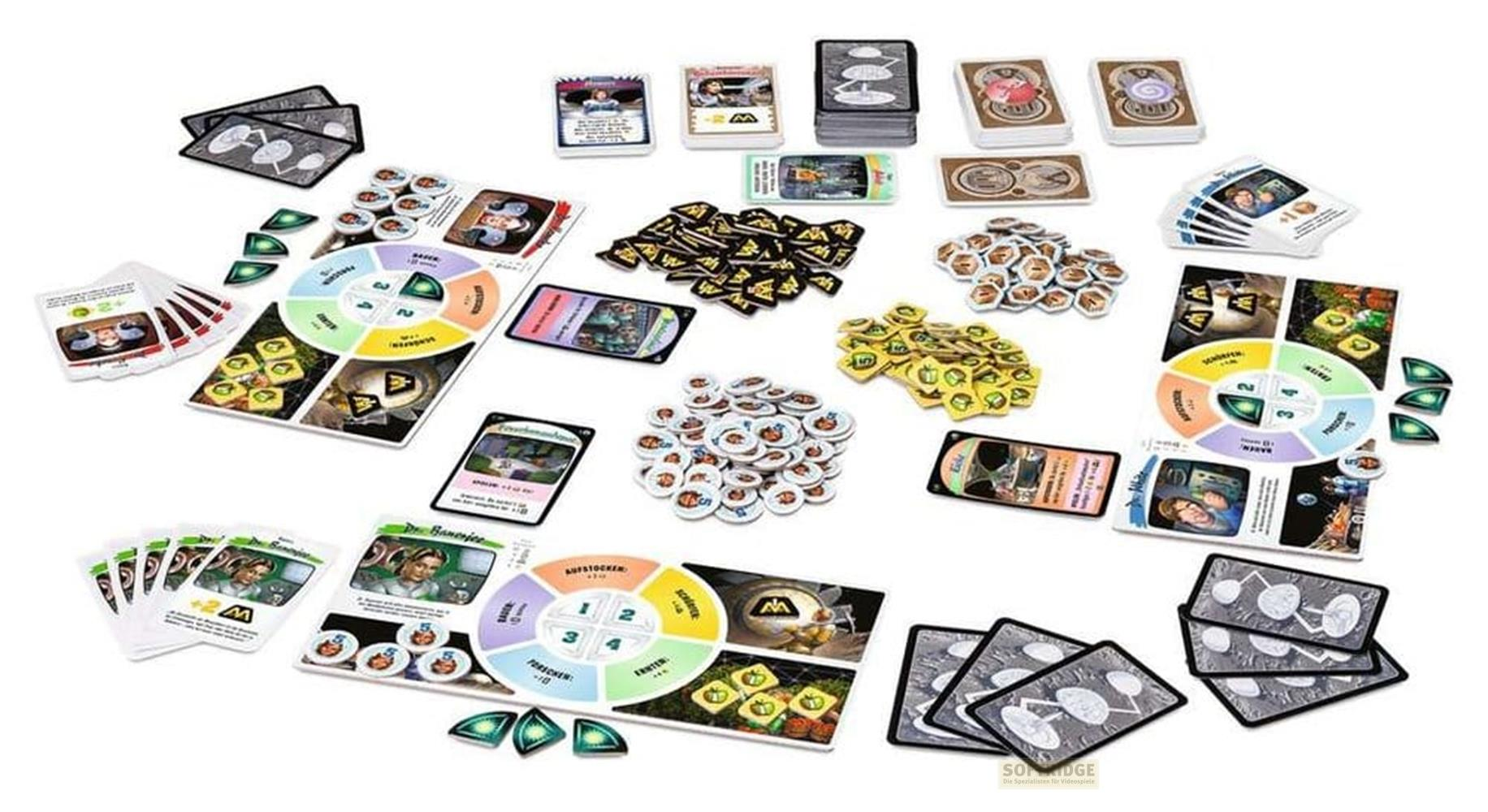 Brettspielkomponenten mit Karten, Scheiben und Spielbrettern auf weißem Hintergrund.