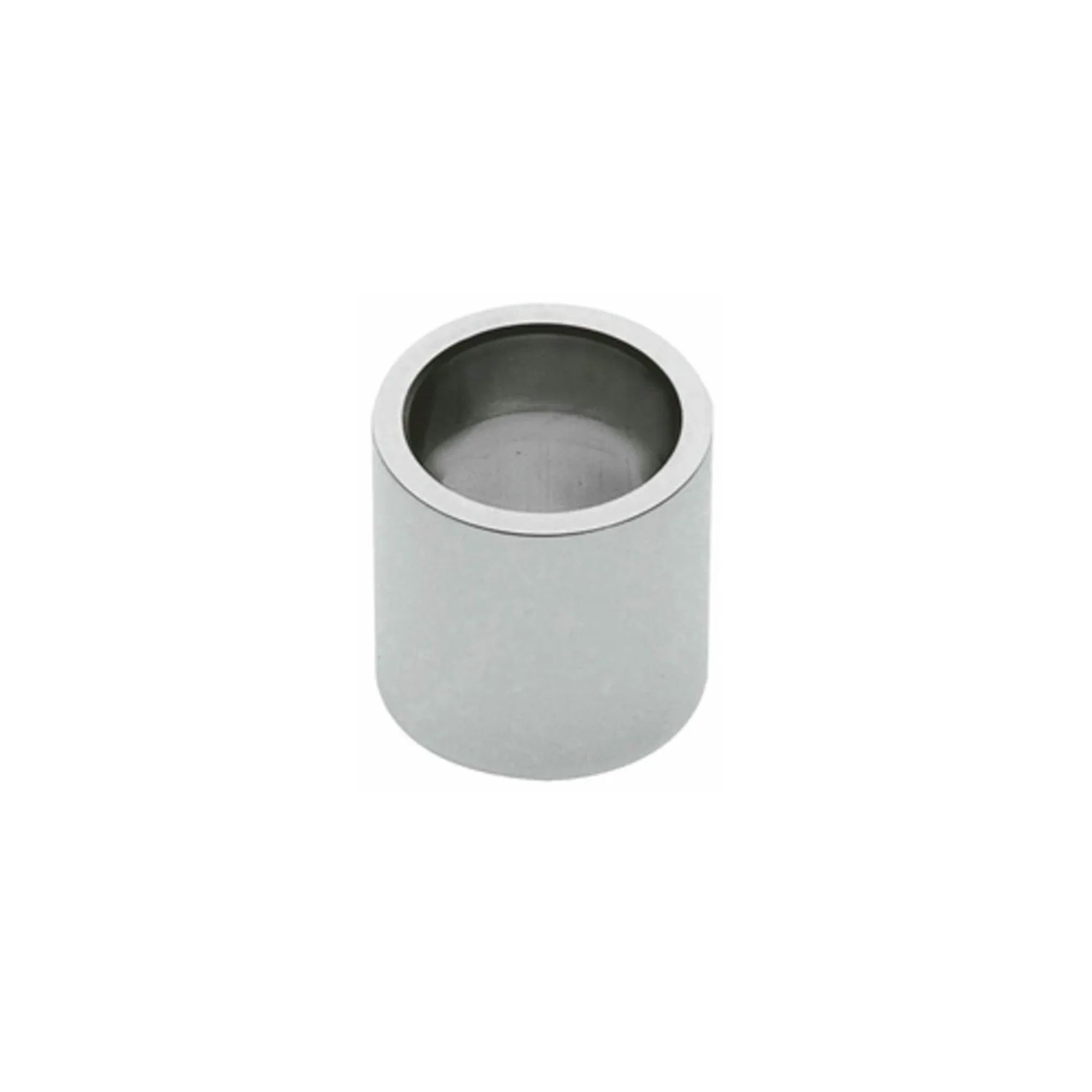 Een zilveren, cilindrische container op een witte achtergrond.
