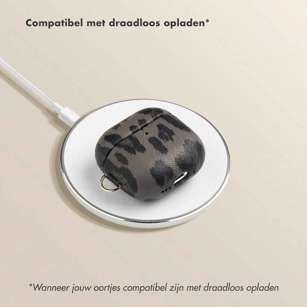 Custodia grigia con stampa leopardata su caricatore wireless.