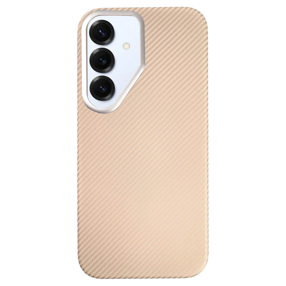 Karbon fiber dokulu, altın rengi telefon kılıfı, üç kamera lensli.