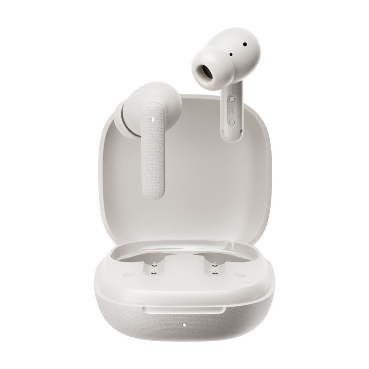 Auricolari wireless bianchi e custodia di ricarica visti frontalmente su sfondo bianco.