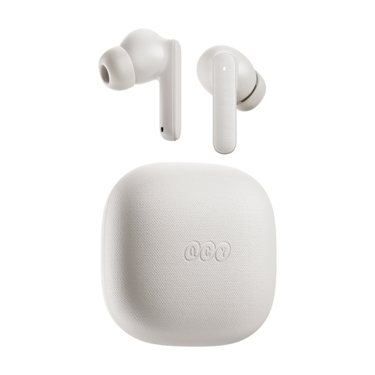 Auricolari wireless bianchi e custodia di ricarica con logo QCY su sfondo bianco.