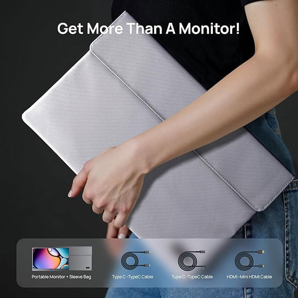 Una persona sostiene una bolsa gris para portátil con cables.