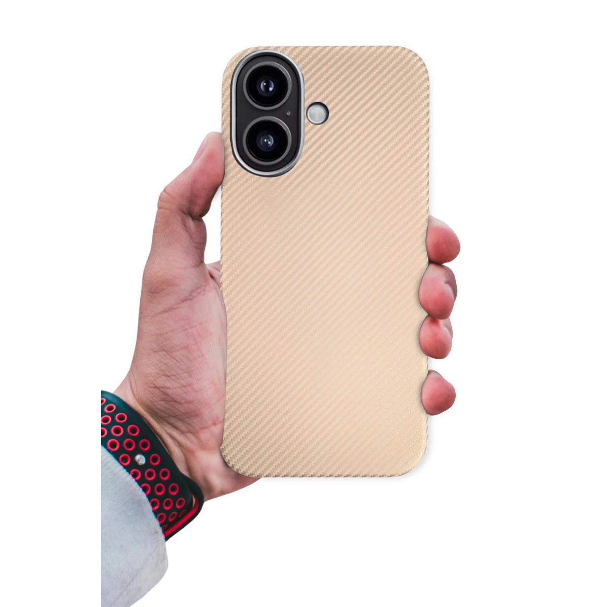 Bir el, iki kamerası ve flaşı olan açık kahverengi bir telefon tutuyor.