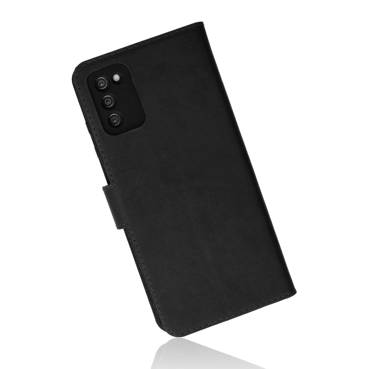 Beyaz arka plan üzerinde kamera sistemli siyah telefon kılıfı.