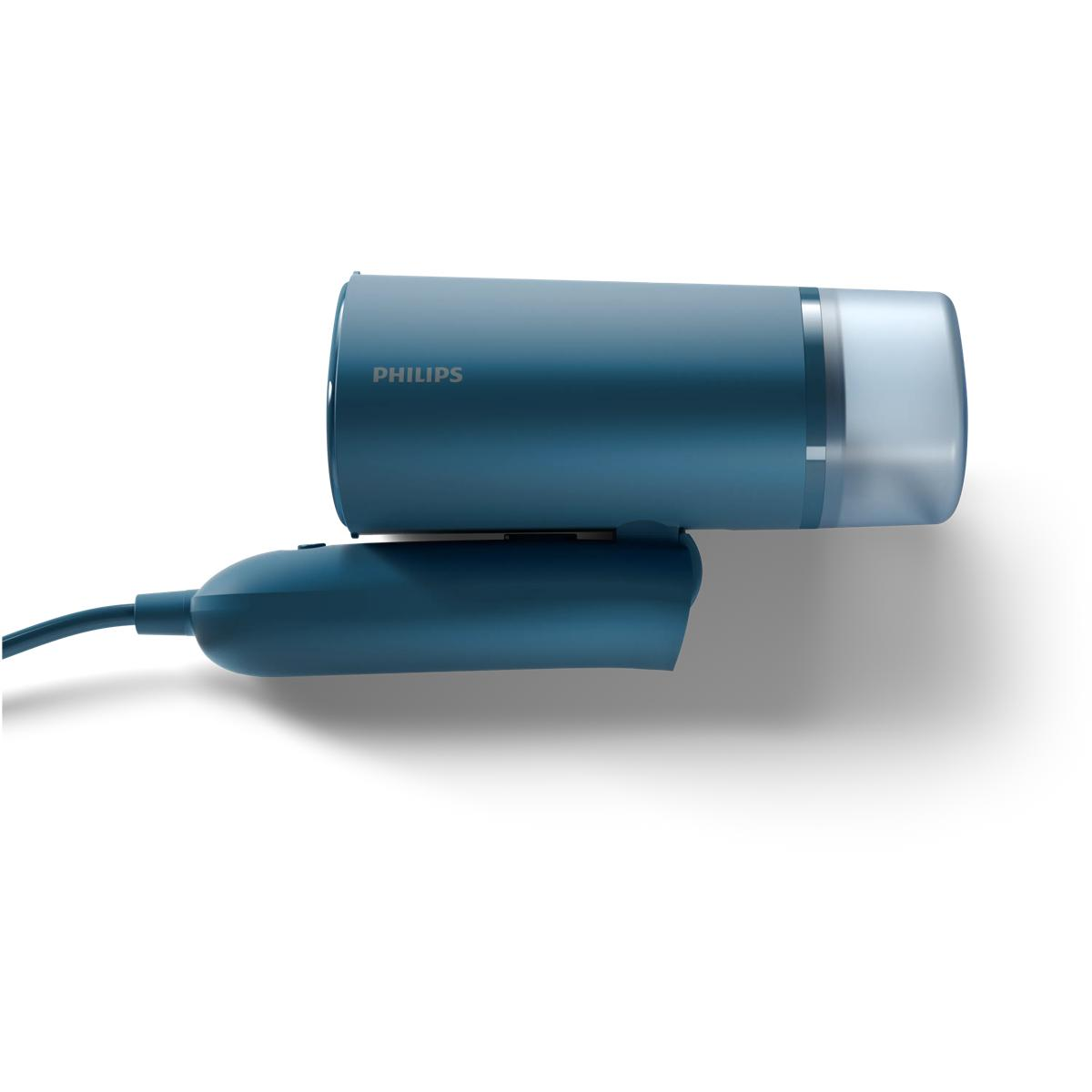 Ein blauer Philips Haartrockner mit Kabel, auf weißem Hintergrund.