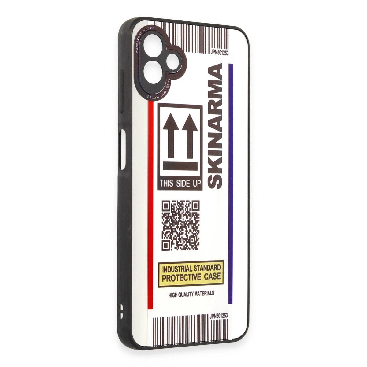 SKINARMA yazılı siyah telefon kılıfı, barkod, oklar ve QR kod içerir.