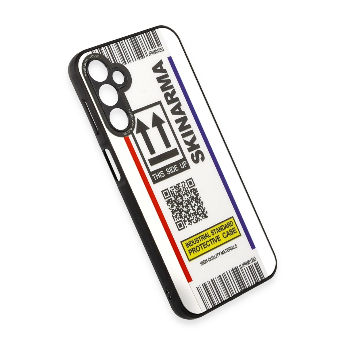 Kargo etiketi tasarımlı beyaz telefon kılıfı, barkod ve QR kodlu.
