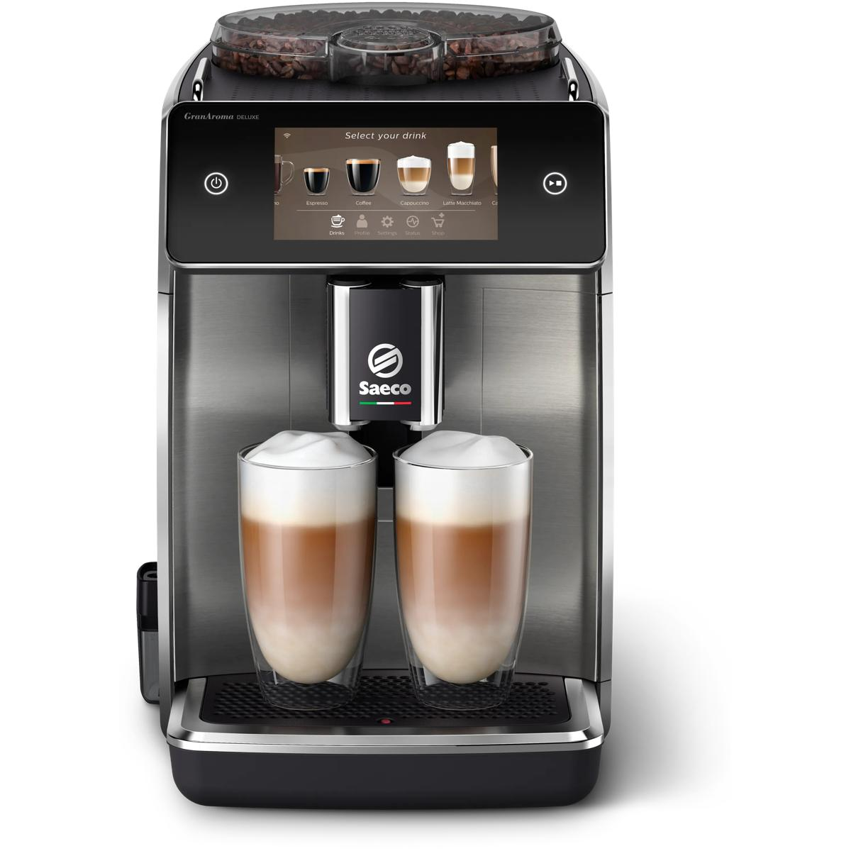Kaffeemaschine mit zwei gefüllten Gläsern und Touchscreen-Menü.