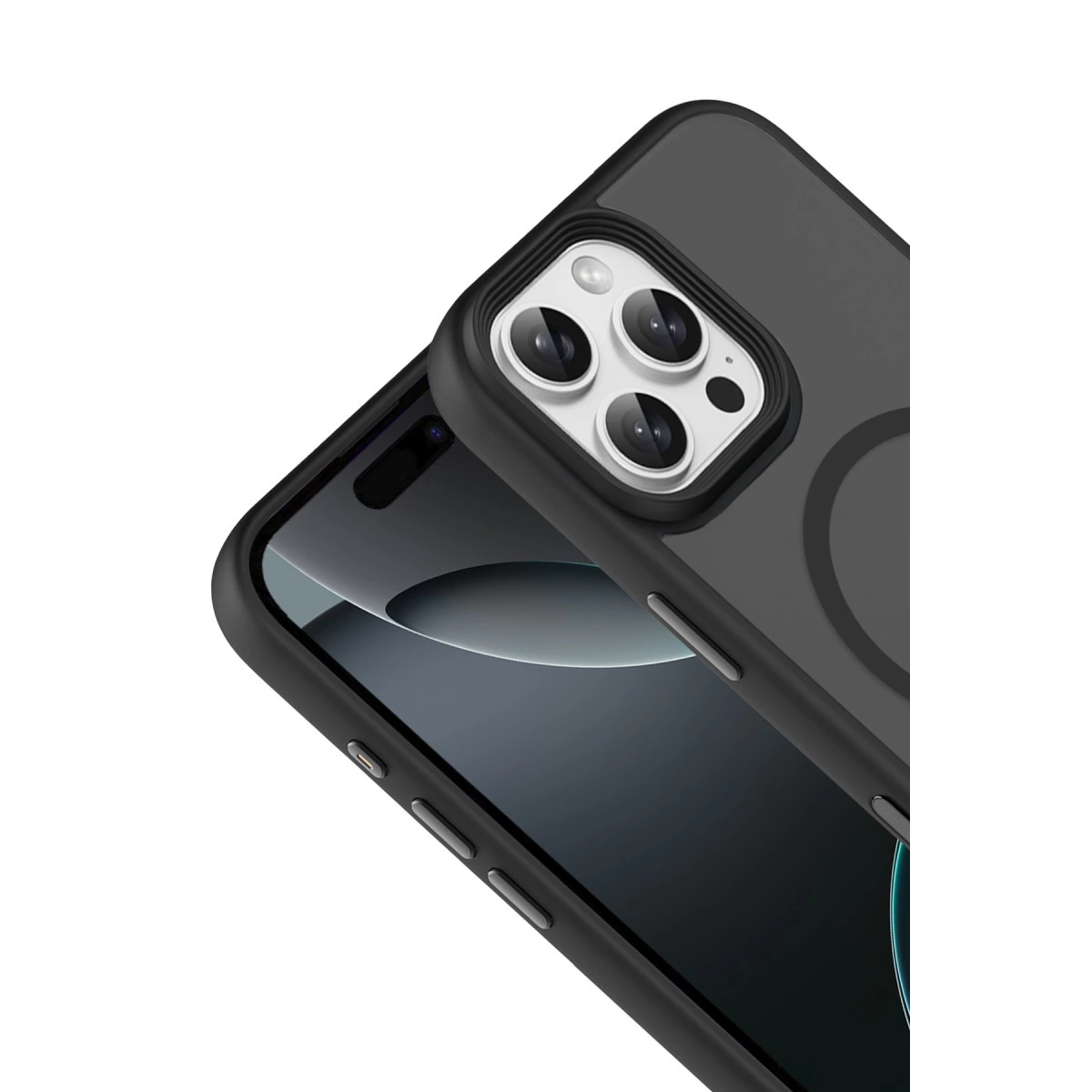 Üç kameralı siyah telefon kılıfı beyaz arka planda.