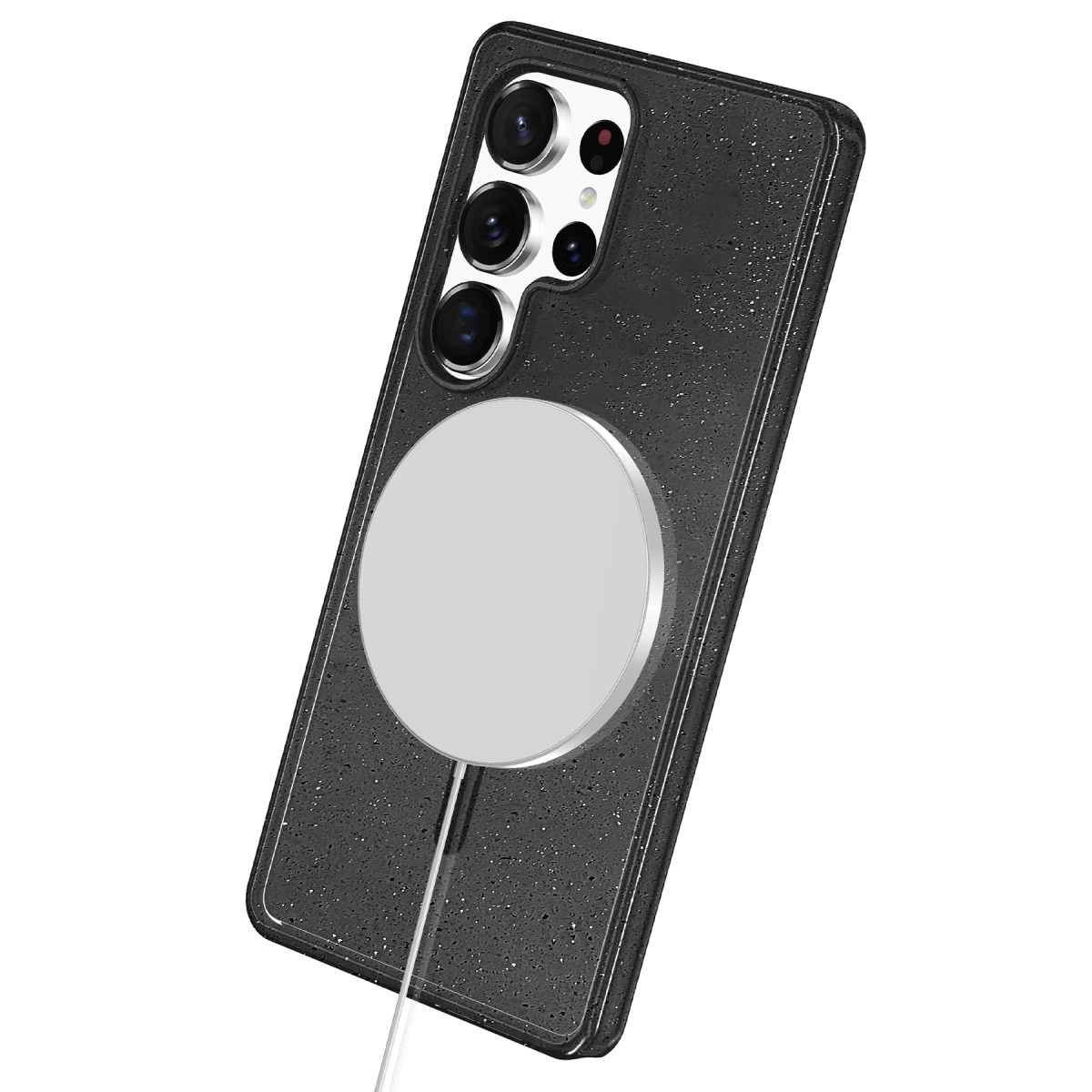Mıknatıslı şarj cihazına bağlı siyah benekli telefon kılıfı.