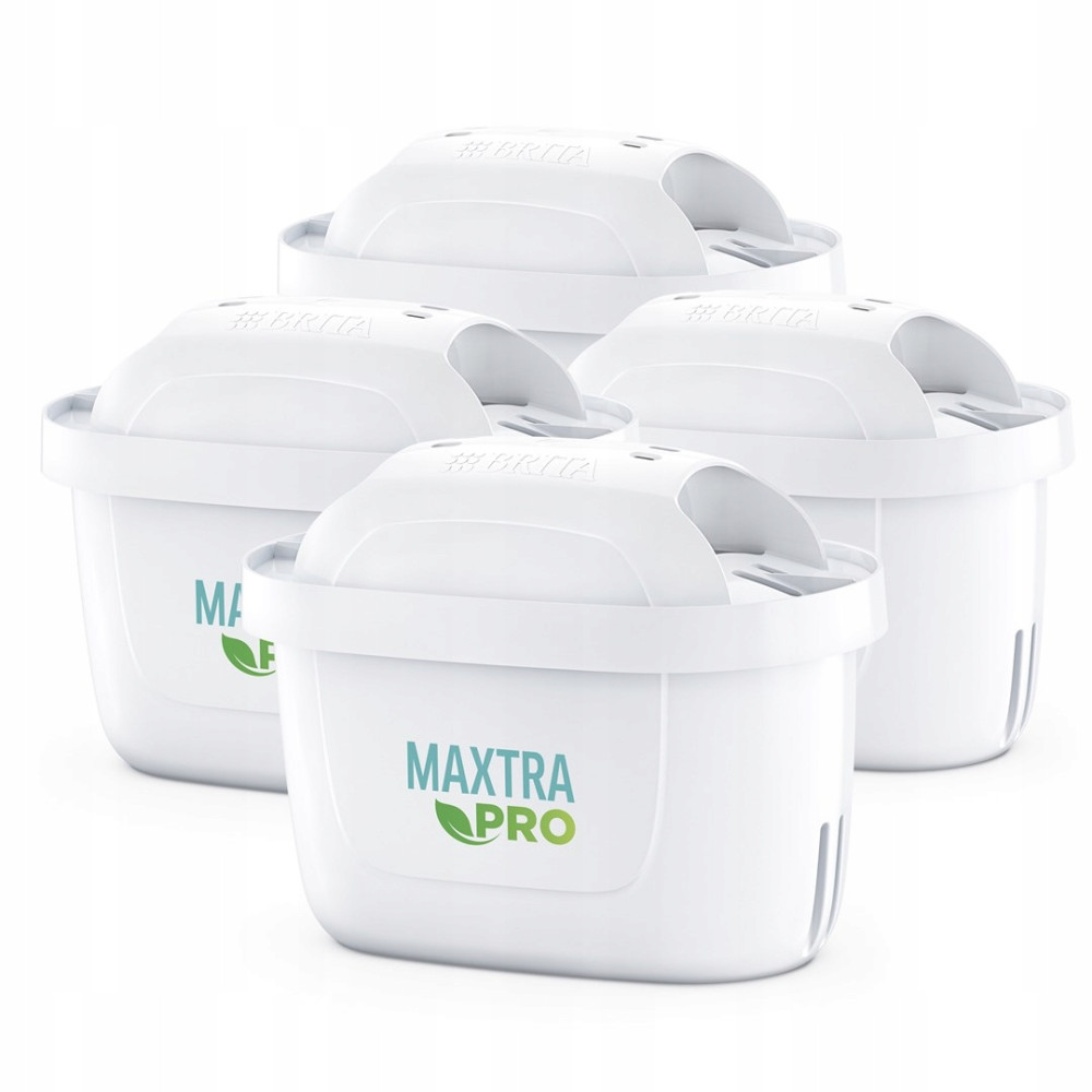 Quattro cartucce filtranti Brita Maxtra Pro bianche su sfondo bianco.