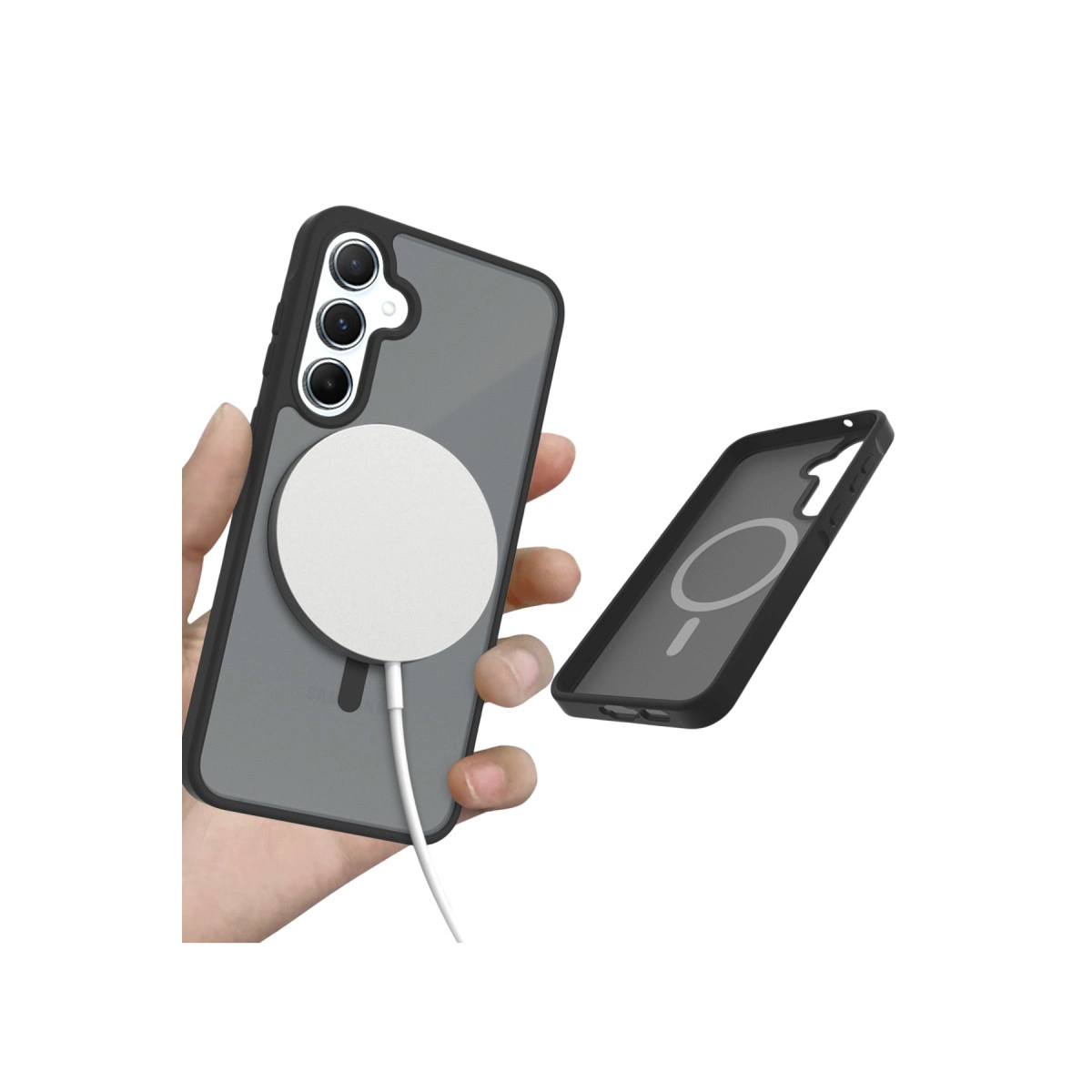 Bir el, manyetik şarj plakalı bir akıllı telefon tutuyor. Yanında bir telefon kılıfı var.