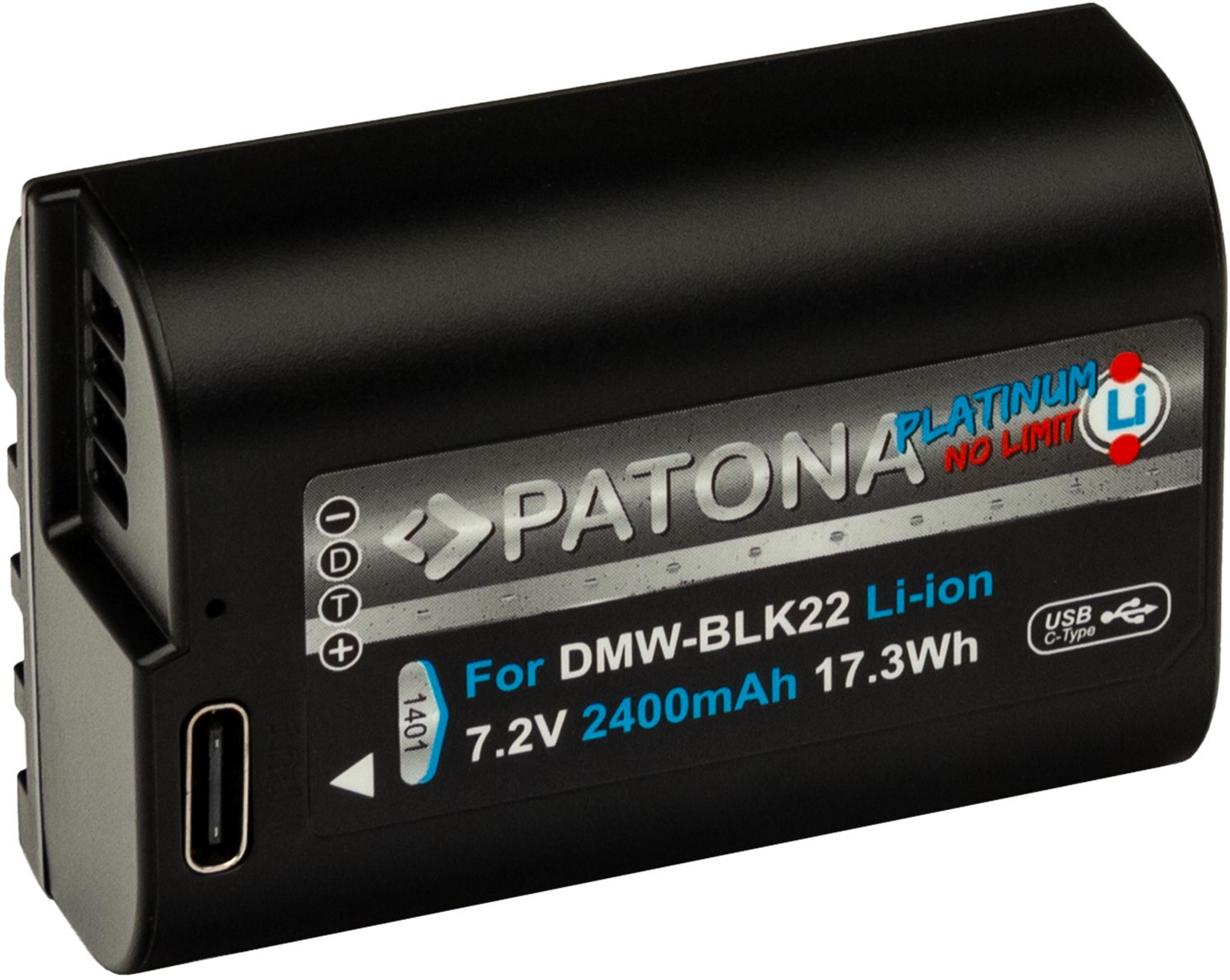 Batteria nera con etichette: PATONA, DMW-BLK22, 7.2V 2400mAh, USB Type-C.