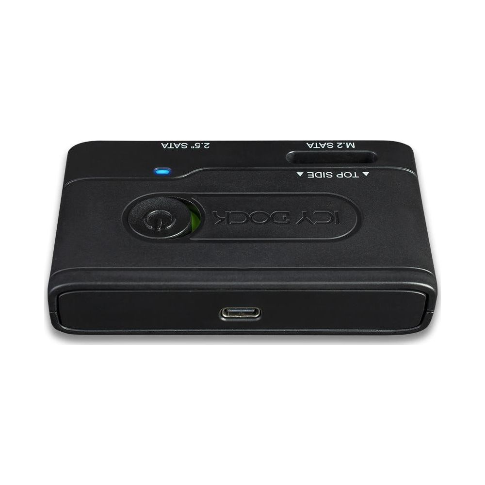 Schwarzes ICY DOCK Gehäuse mit Beschriftungen für 2,5 Zoll SATA und M.2 SATA.
