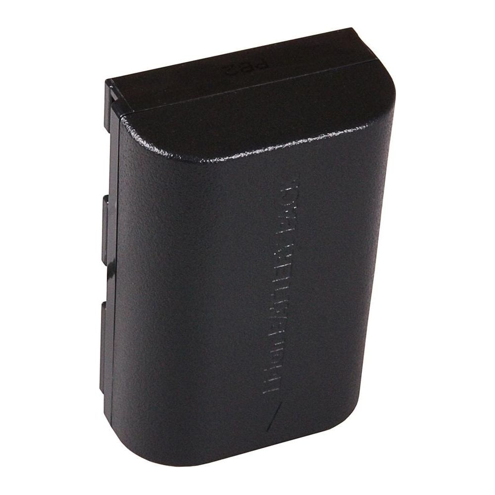 Batteria nera con testo, su sfondo bianco.