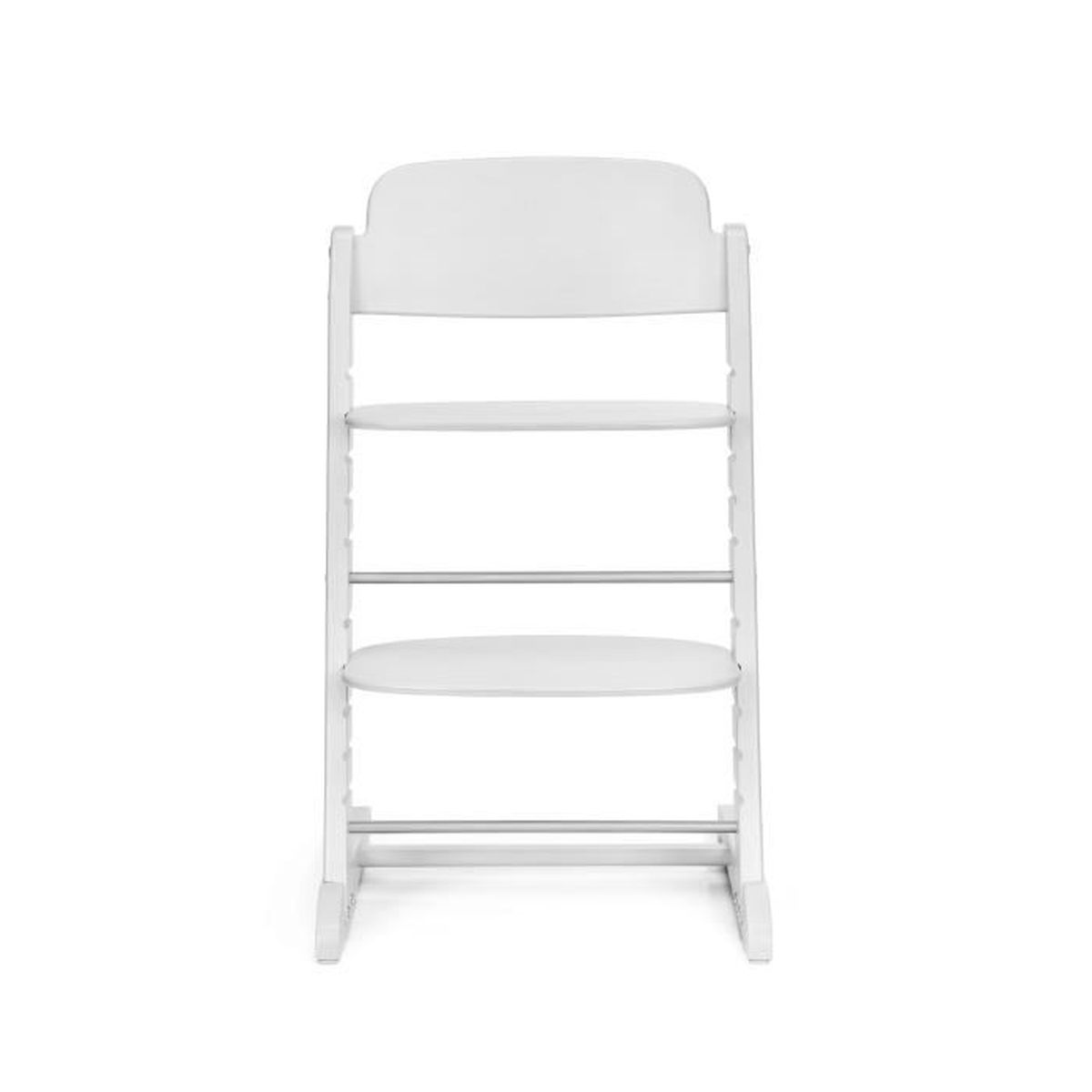 Ein weißer Hochstuhl mit verstellbaren Sitz- und Fußstützen steht vor einem weißen Hintergrund.