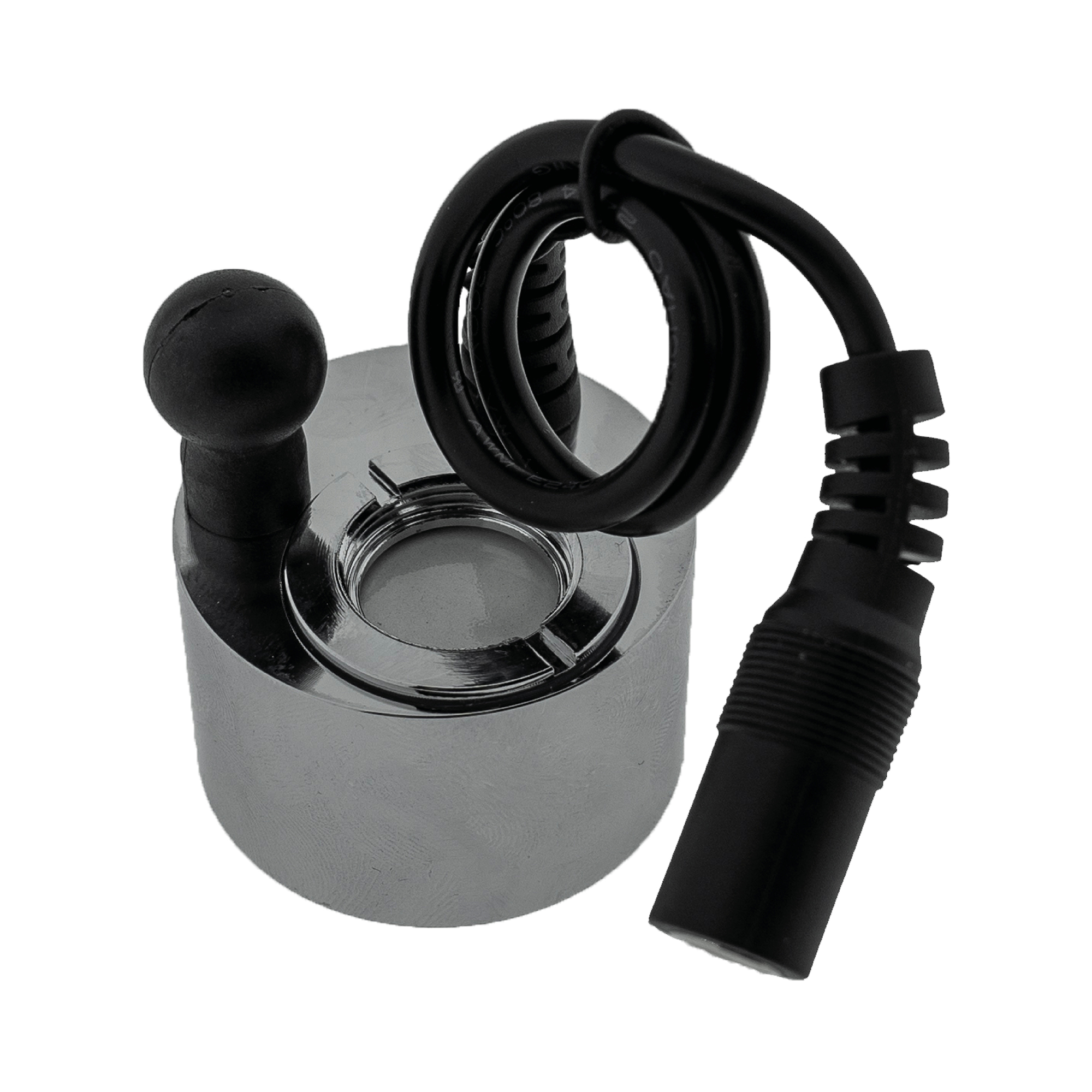 Chroom mister met zwart snoer en handvat op witte achtergrond.