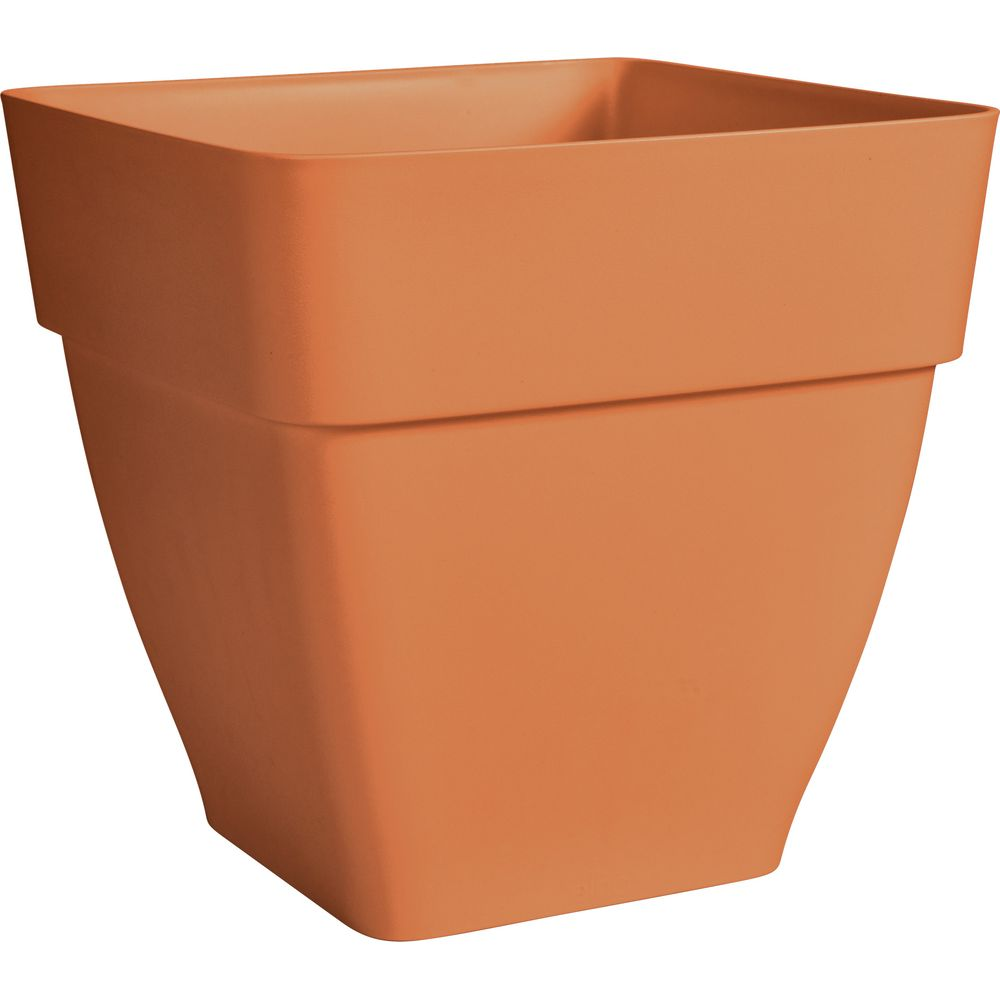 Ein einfacher, terrakottafarbener Blumentopf aus Kunststoff.