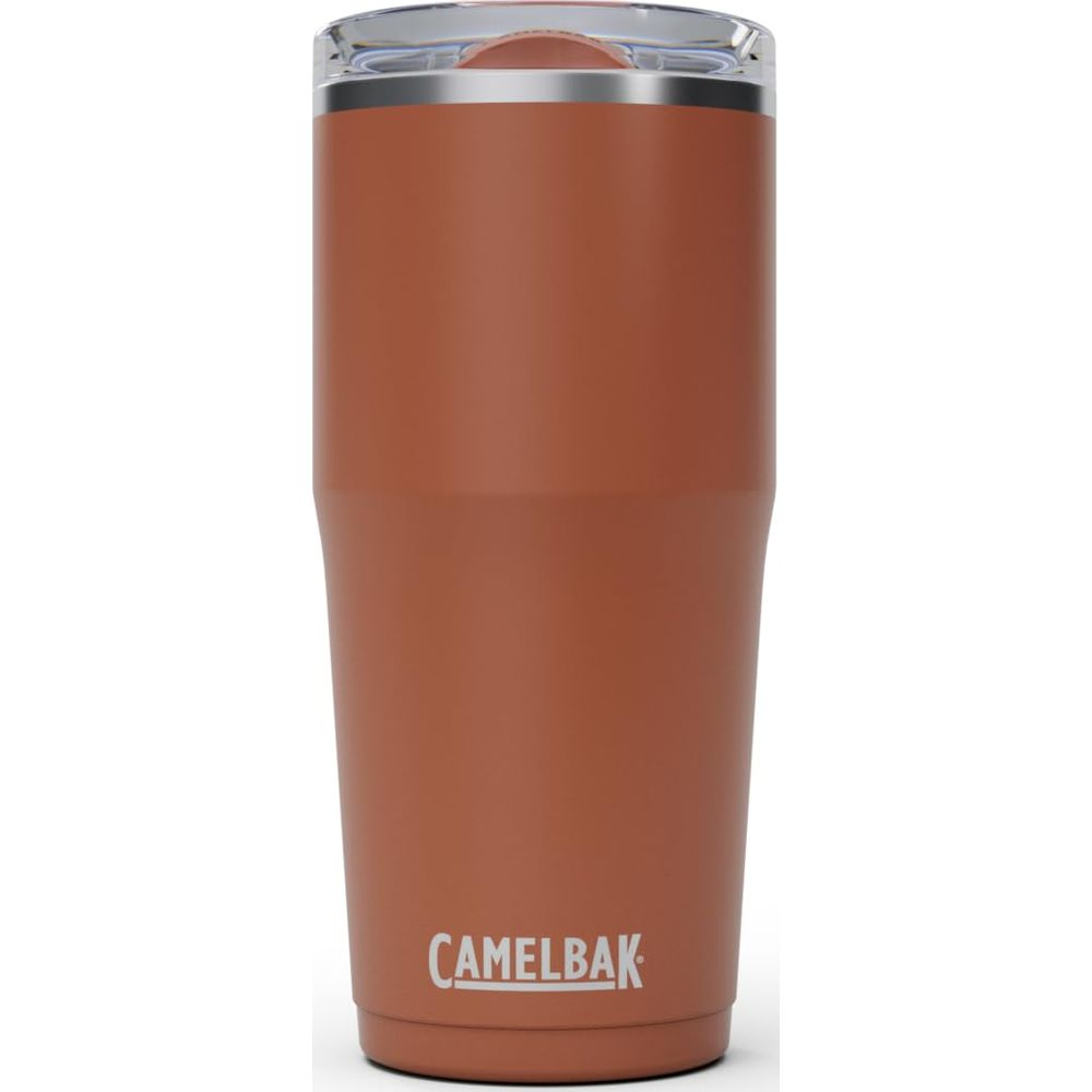 Ein brauner Camelbak-Becher mit silbernem Rand und durchsichtigem Deckel.