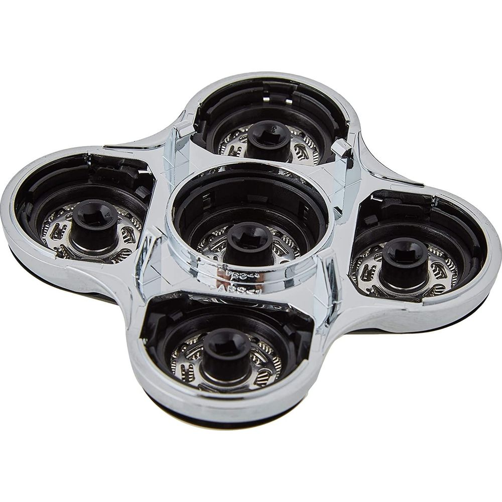 Chromowana głowica golarki część zamienna z czterema okrągłymi otworami i czarnymi mechanizmami wewnętrznymi.