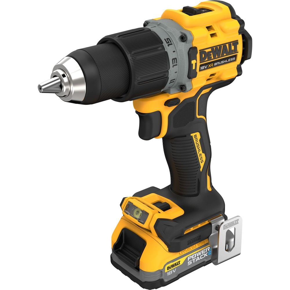 Perceuse sans fil DeWalt jaune et noire avec mandrin et lumière LED.