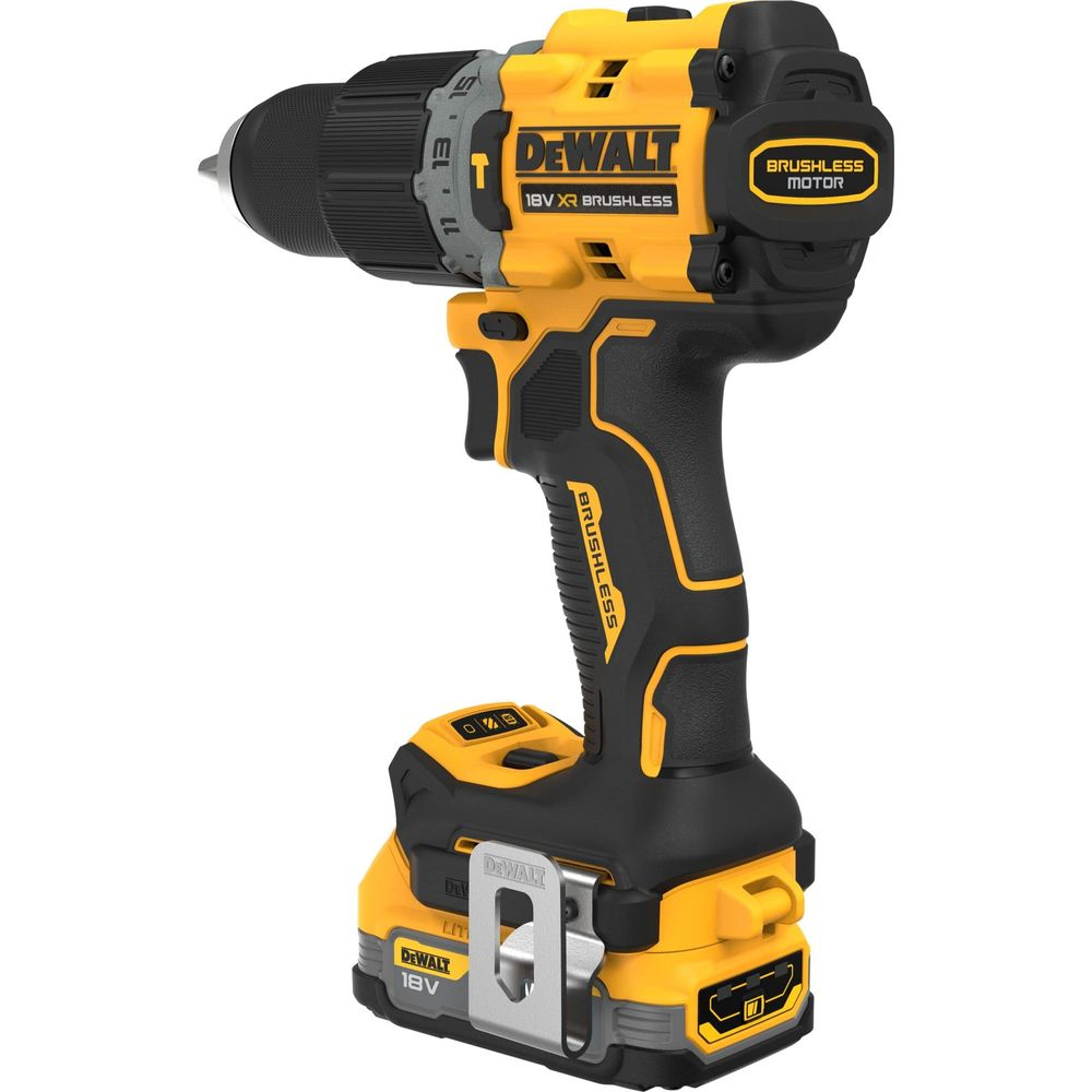 Perceuse sans fil DeWalt jaune et noire avec batterie attachée.
