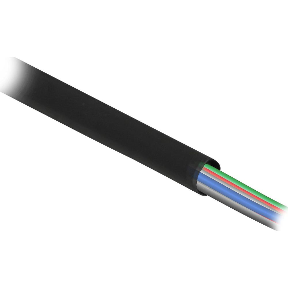 Ein schwarzer Schlauch zeigt mehrere farbige Kabel: Rot, Grün, Blau und Weiß.
