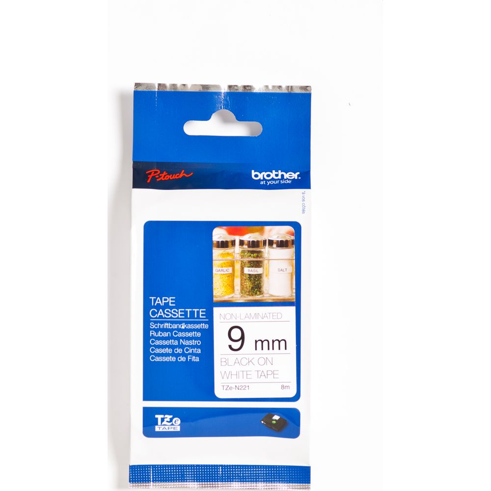 Verpackung für Brother TZe-N221 Bandkassette, 9mm schwarz auf weiß.