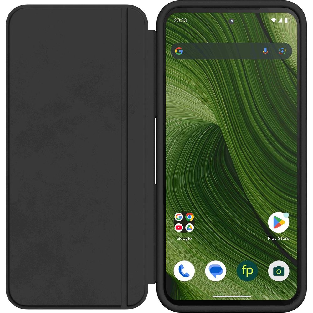 Uno smartphone nero con cover a flip è aperto, mostrando uno sfondo astratto verde.