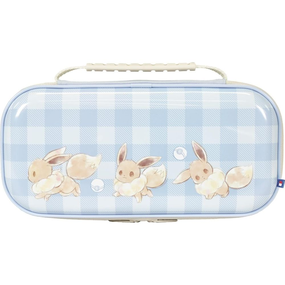 Una bolsa azul claro a cuadros con personajes de Eevee.
