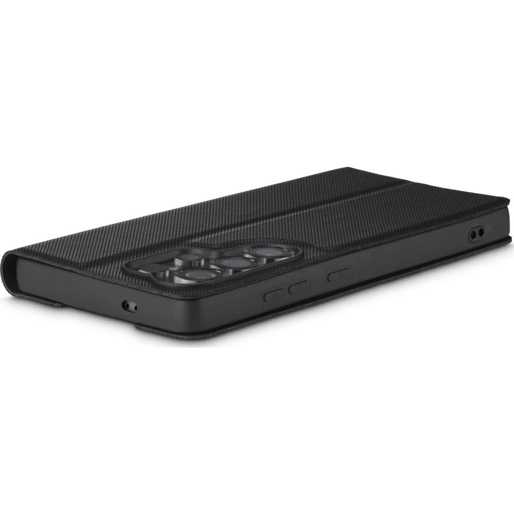 Coque de téléphone noire avec protection intégrée des objectifs de l'appareil photo et surface texturée.