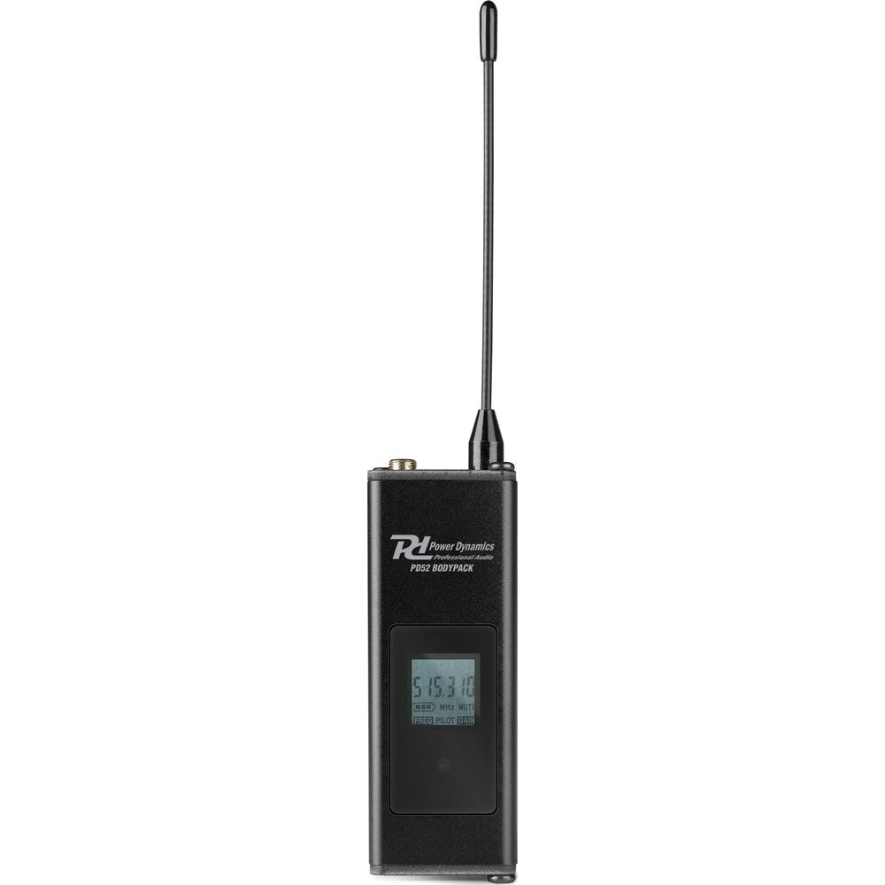 Transmisor bodypack negro con antena y pantalla LCD que muestra la frecuencia.