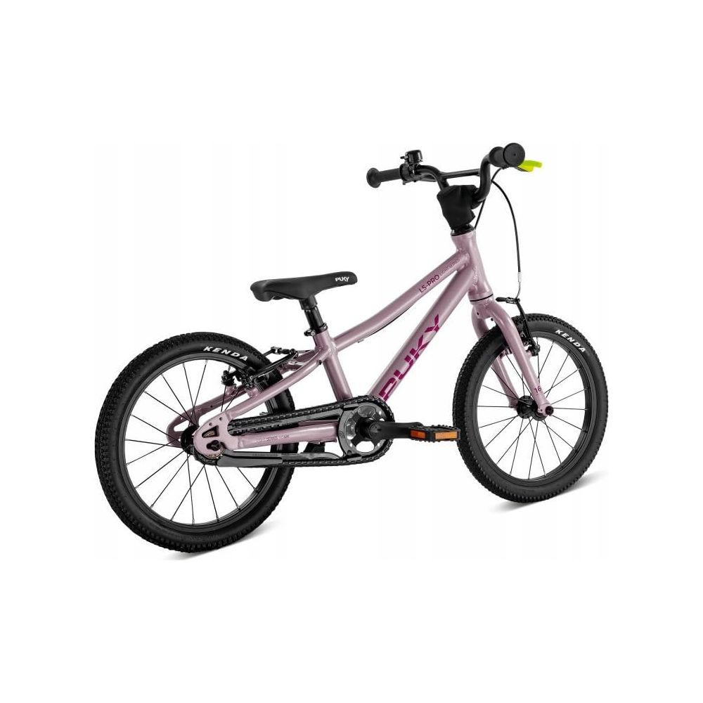 Ein rosafarbenes Kinderfahrrad mit schwarzen Reifen und Felgen.