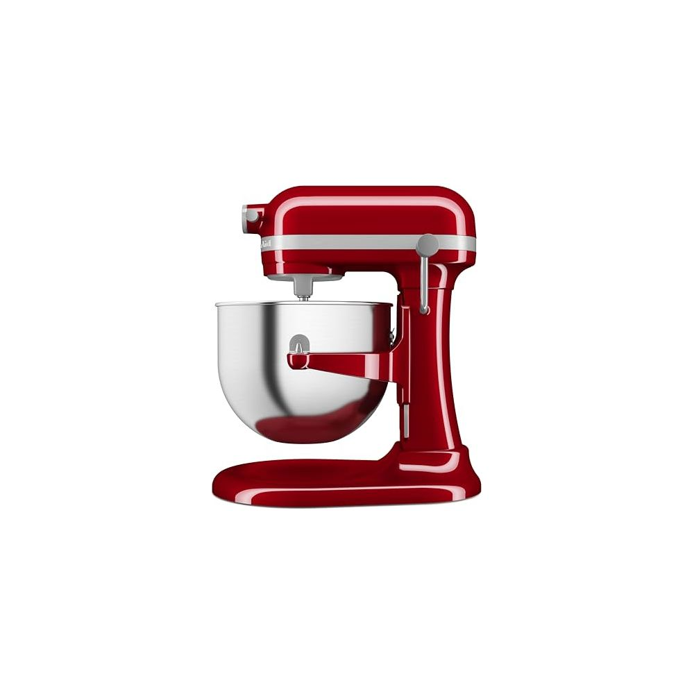 Eine rote Küchenmaschine mit Edelstahlschüssel auf weißem Hintergrund.
