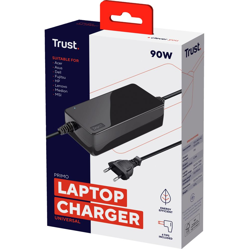 Zwarte Trust 90W laptopoplader getoond op verpakking met specificaties.