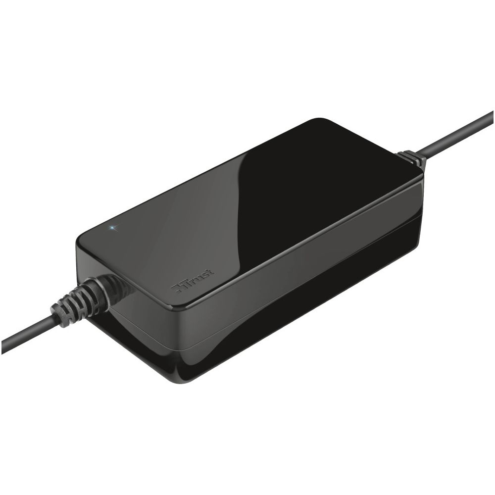 Un adaptador de corriente negro con una luz azul y un cable.