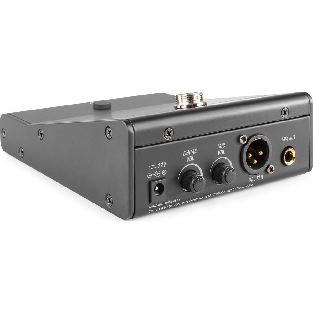 Grijs audioapparaat met 12V ingang, XLR in/uit en volumeknoppen.