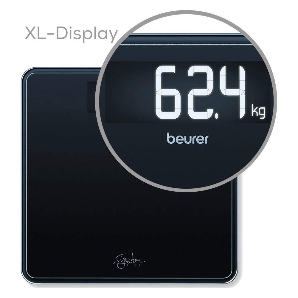 Schwarze Personenwaage mit XL-Display, das 62,4 kg anzeigt.