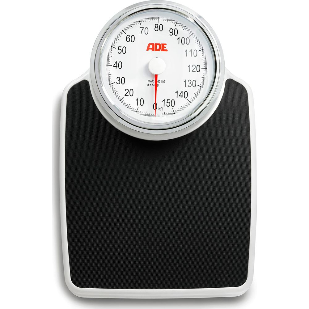 Eine analoge Waage mit schwarzer Trittfläche und einem Zifferblatt bis 150 kg.