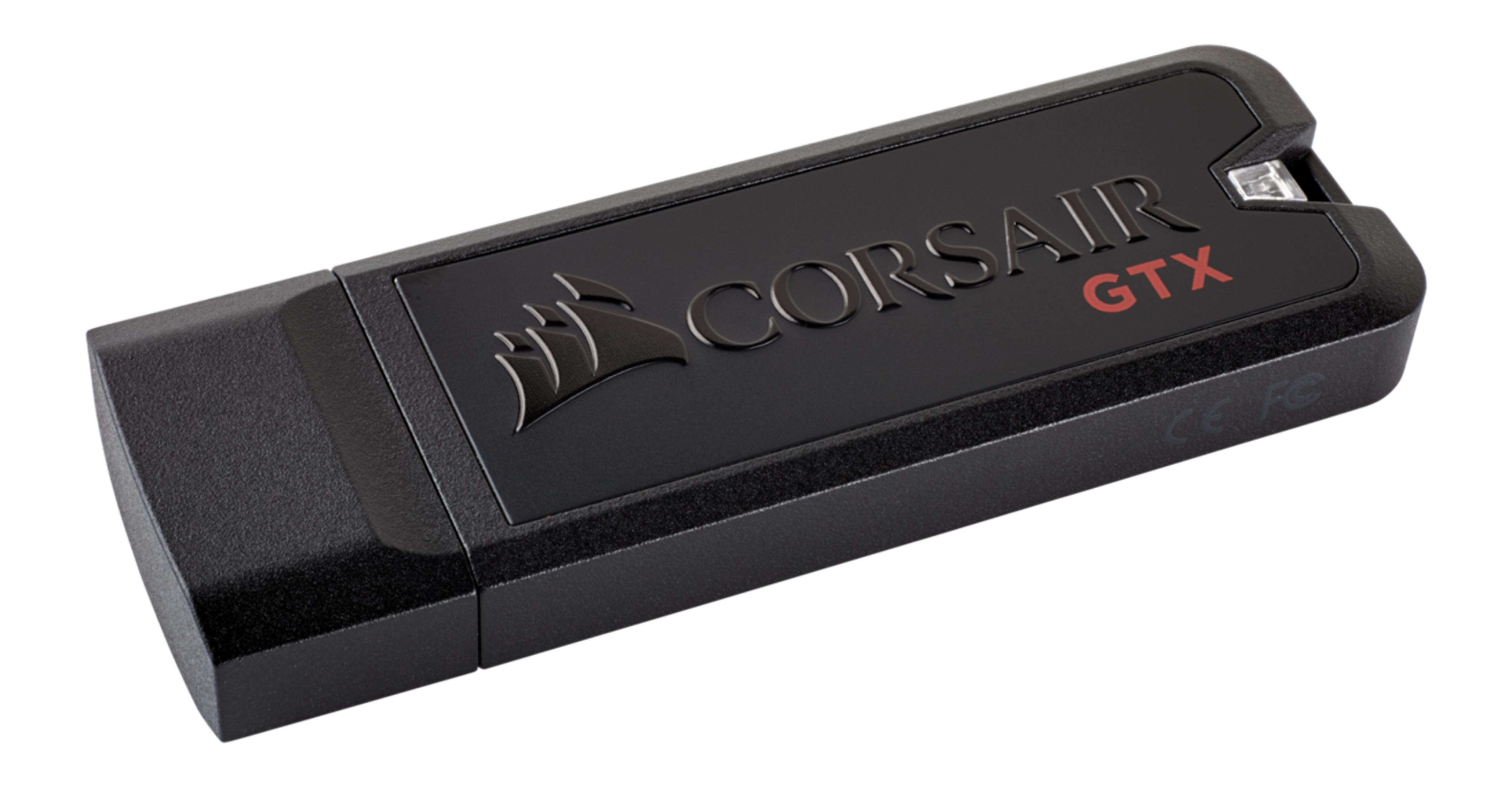 Chiavetta USB Corsair GTX nera con logo.