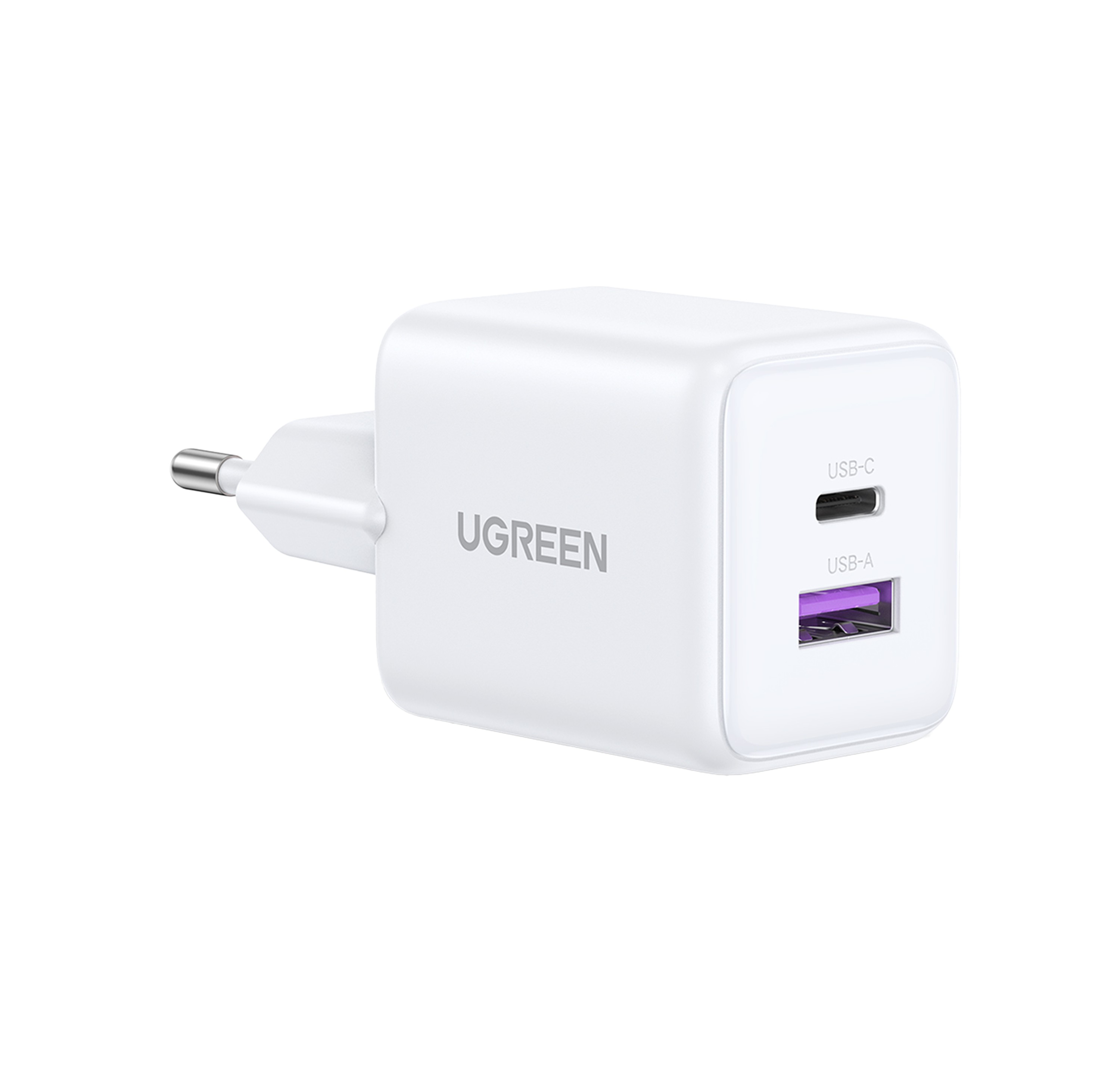 USB-C ve USB-A bağlantı noktalarına sahip beyaz UGREEN şarj cihazı.