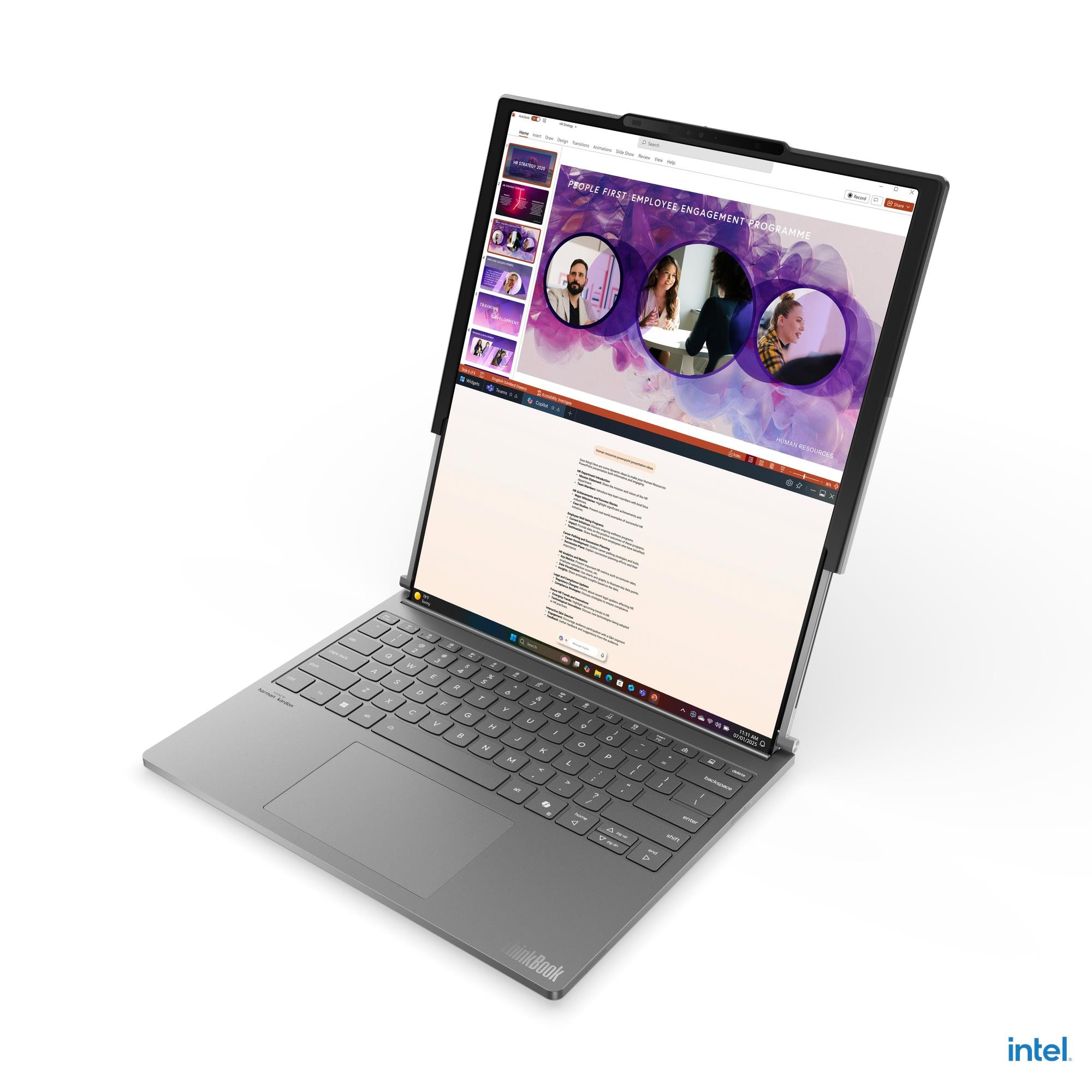 Un laptop argentato mostra una presentazione intitolata "People First Employee Engagement Programme".
