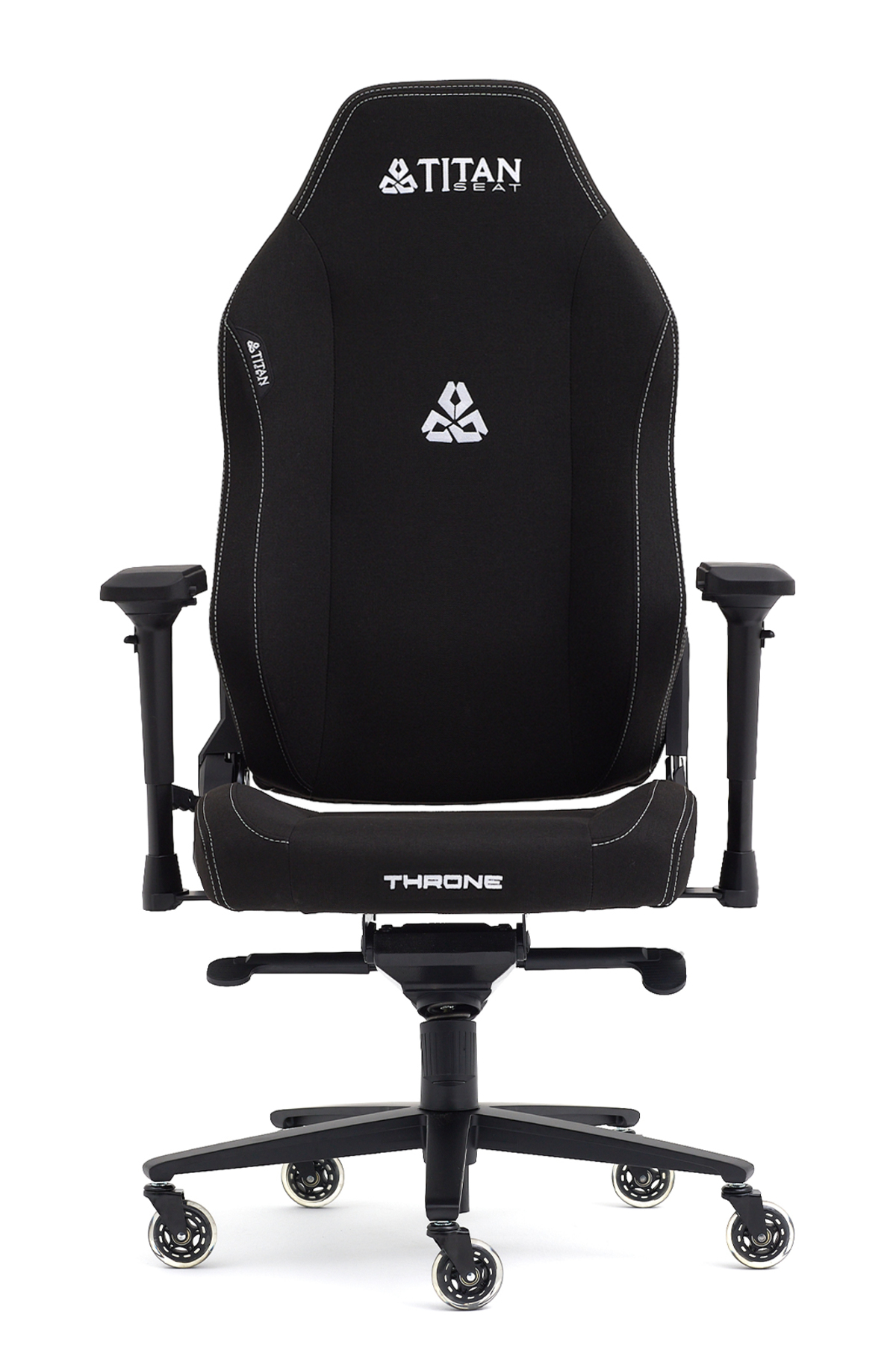 Beyaz dikişli siyah oyuncu koltuğu, Titan logosu ve 'Throne' yazısı.
