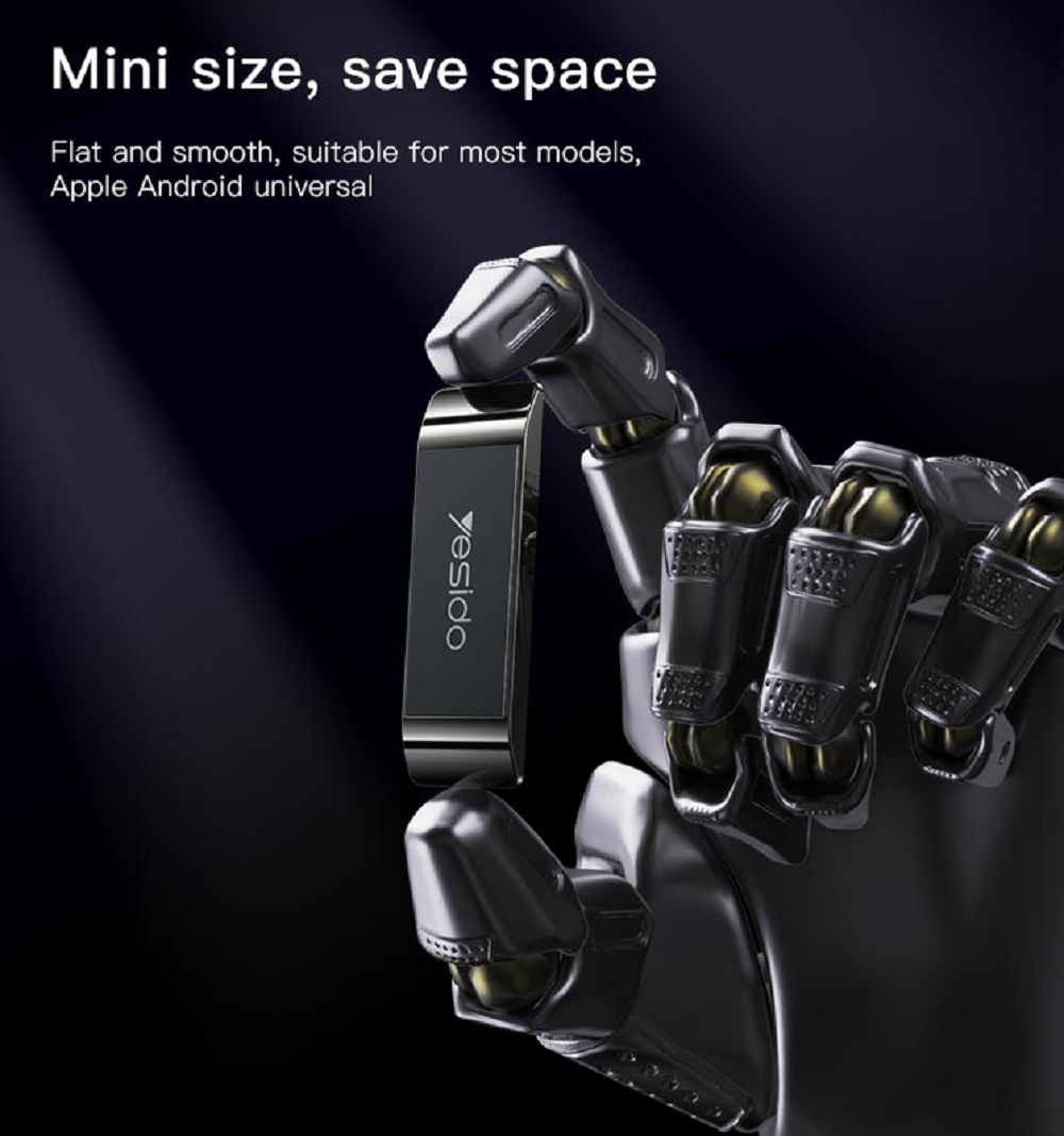 Ein schwarzer USB-Stick mit dem Logo 'yesido' wird von einer Roboterhand gehalten.