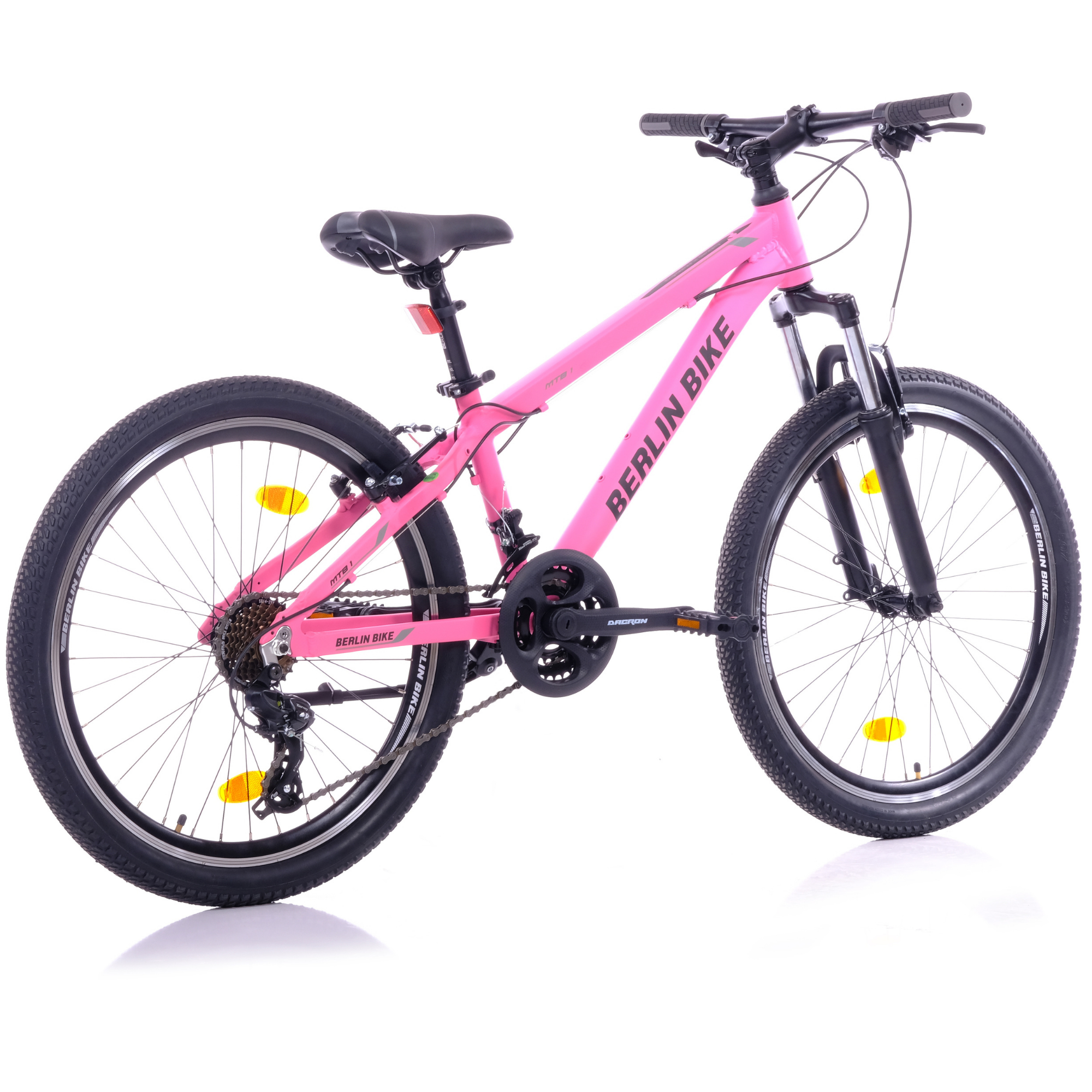 Ein pinkes Berlin Bike MTB Fahrrad mit schwarzen Reifen und Lenker auf weißem Grund.