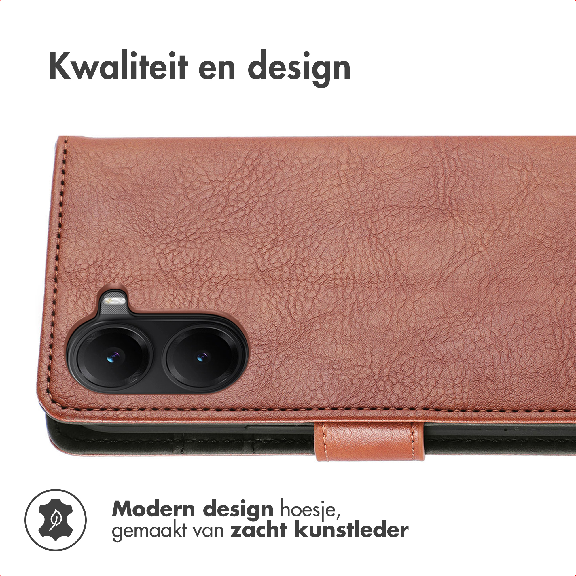 Bruine lederen telefoonhoes met dubbele cameralens en tekst.
