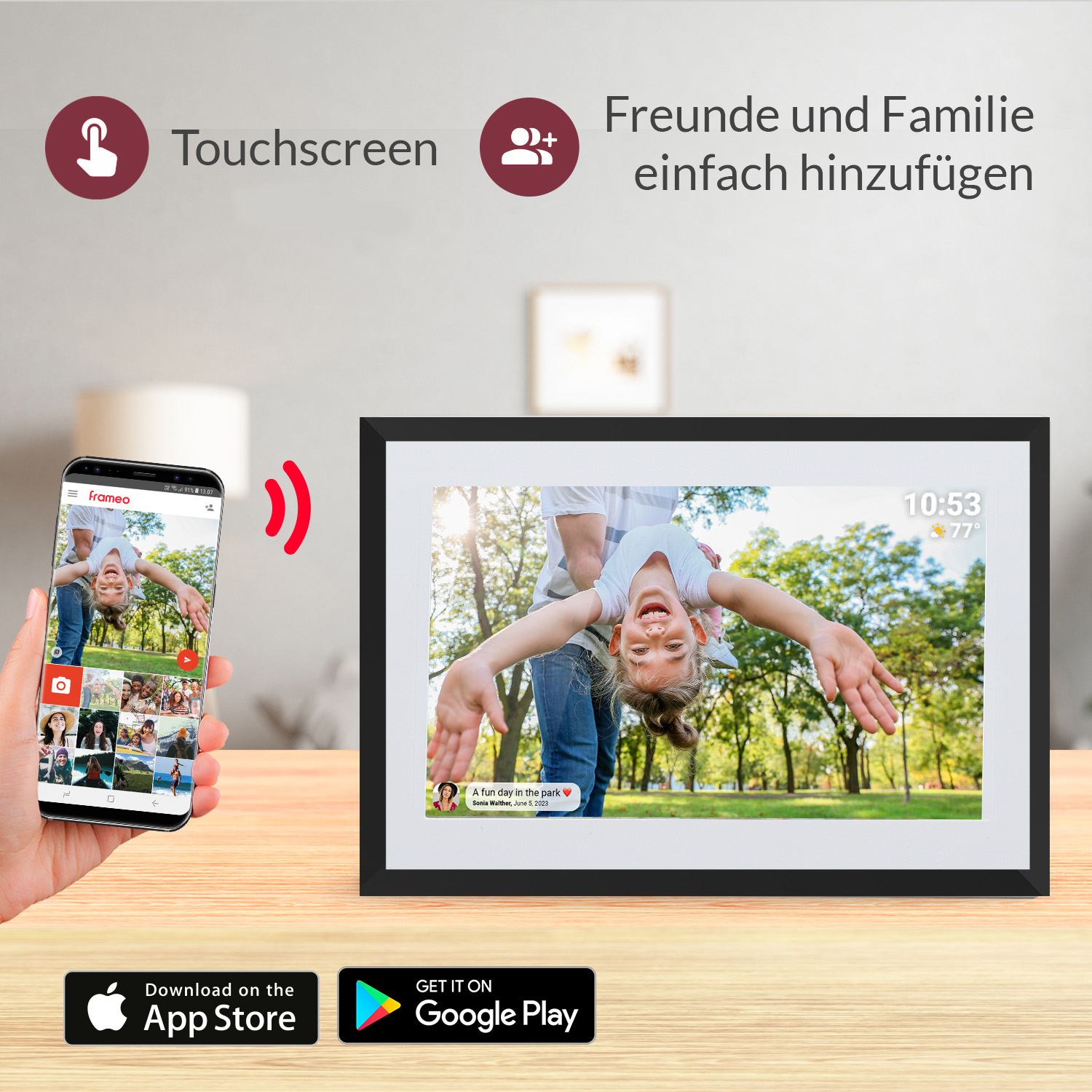 Ein Foto von einem digitalen Bilderrahmen und einem Smartphone mit einer App.
