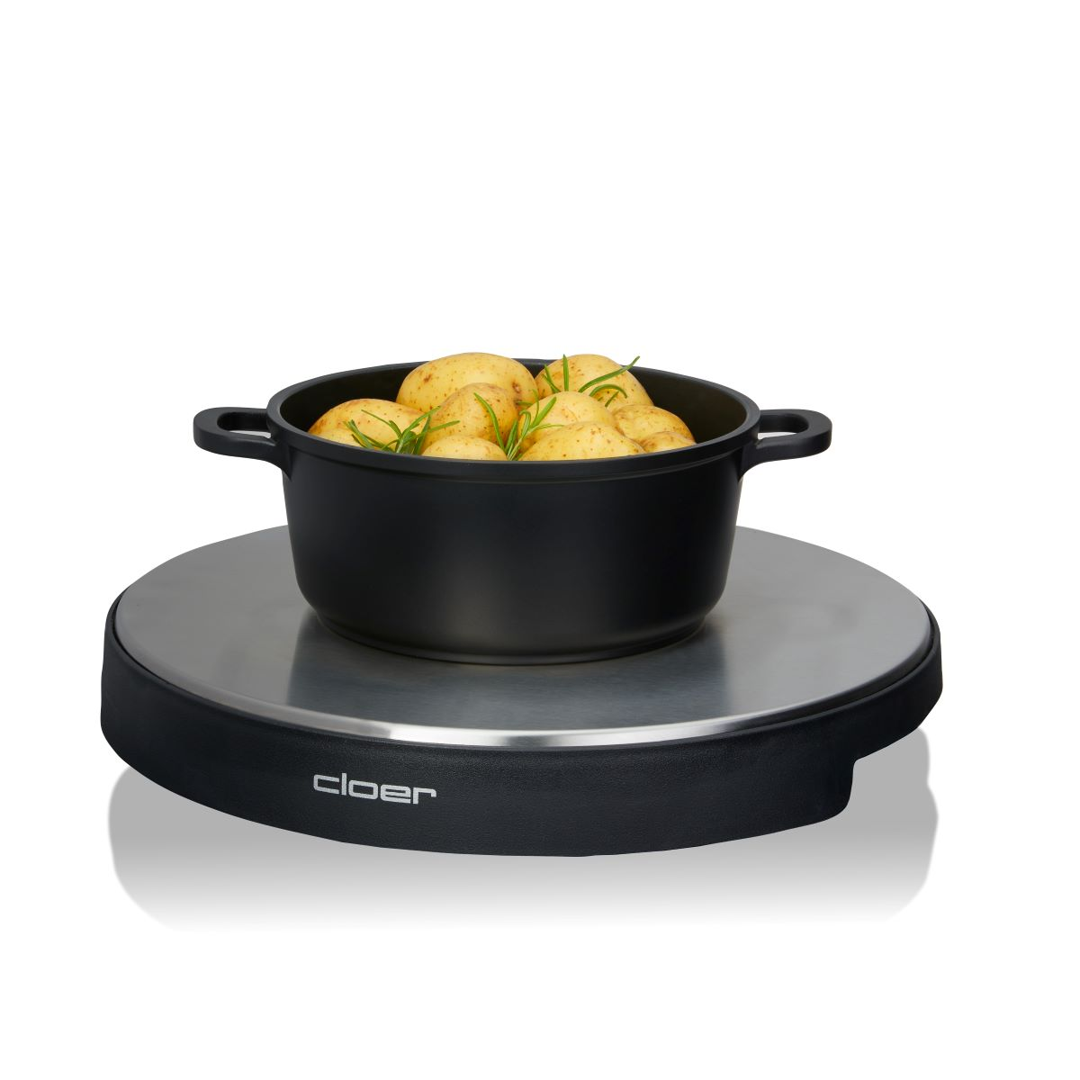 Ein Topf mit Kartoffeln und Rosmarin auf einem Cloer-Wärmegerät.