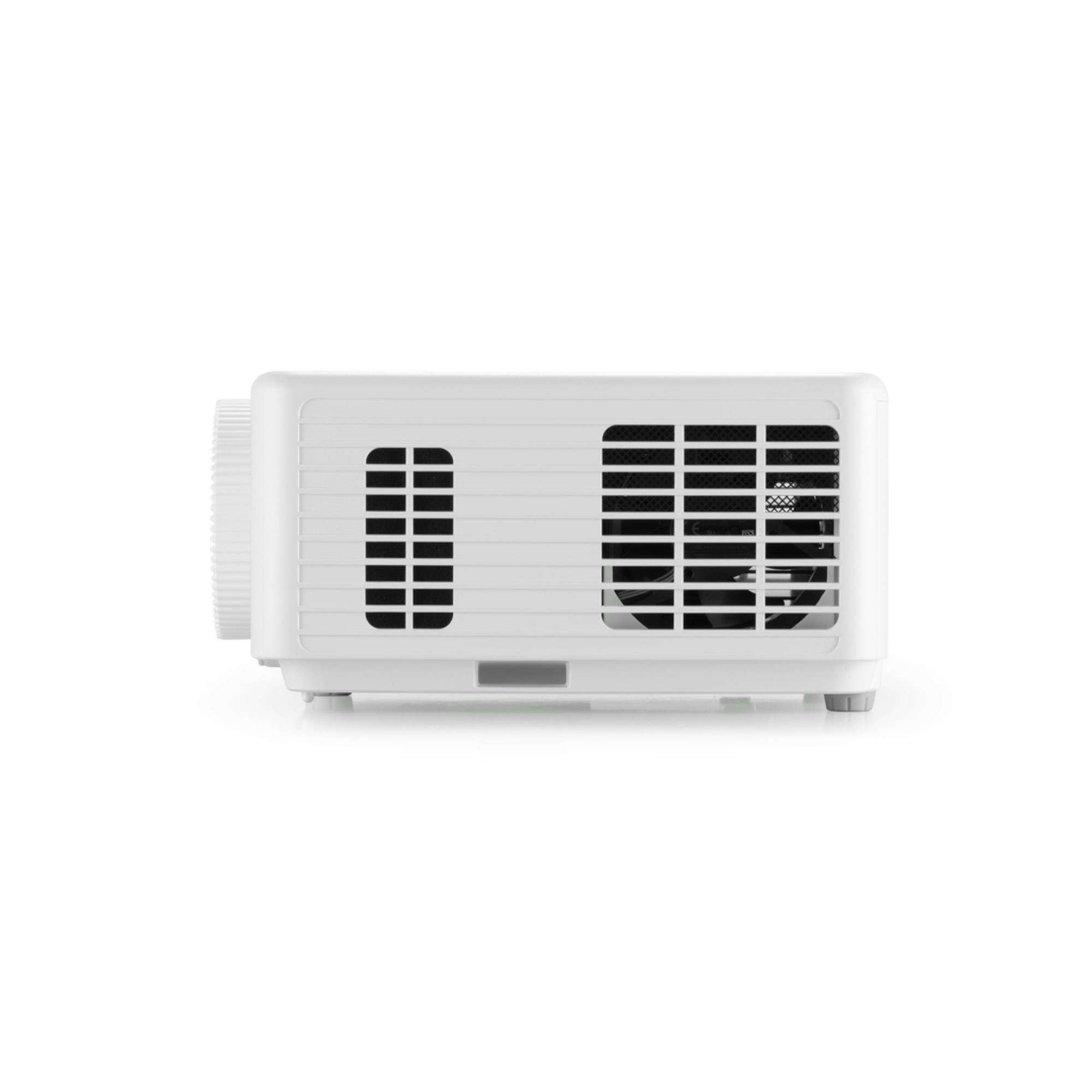 Biały projektor z otworami wentylacyjnymi i kratką wentylatora.
